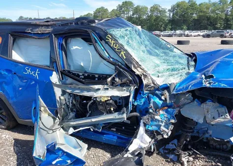 2024 Jeep Compass Latitude 4X4 from USA, damaged, VIN 3C4NJDBN1RT126306